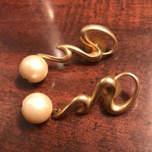 Gold ZigZag Design Earrings with a Hanging Pearl